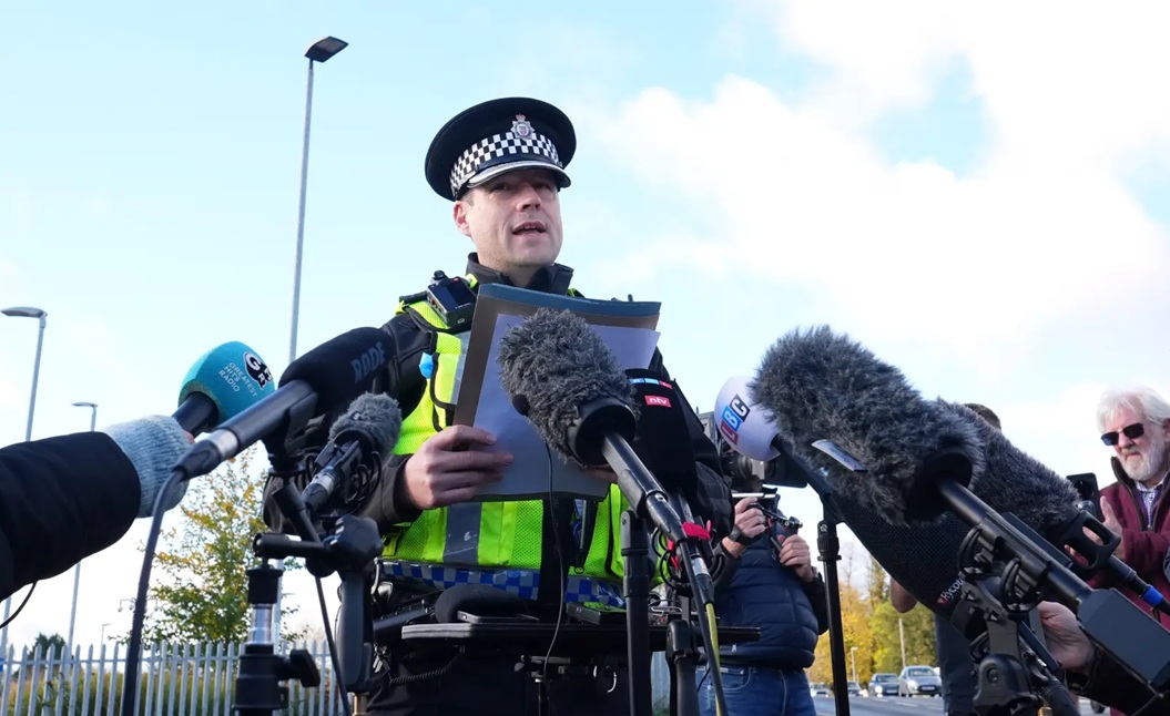 UK Police Rule Out Terror Motive in Train Stabbing as Two British Men Arrested